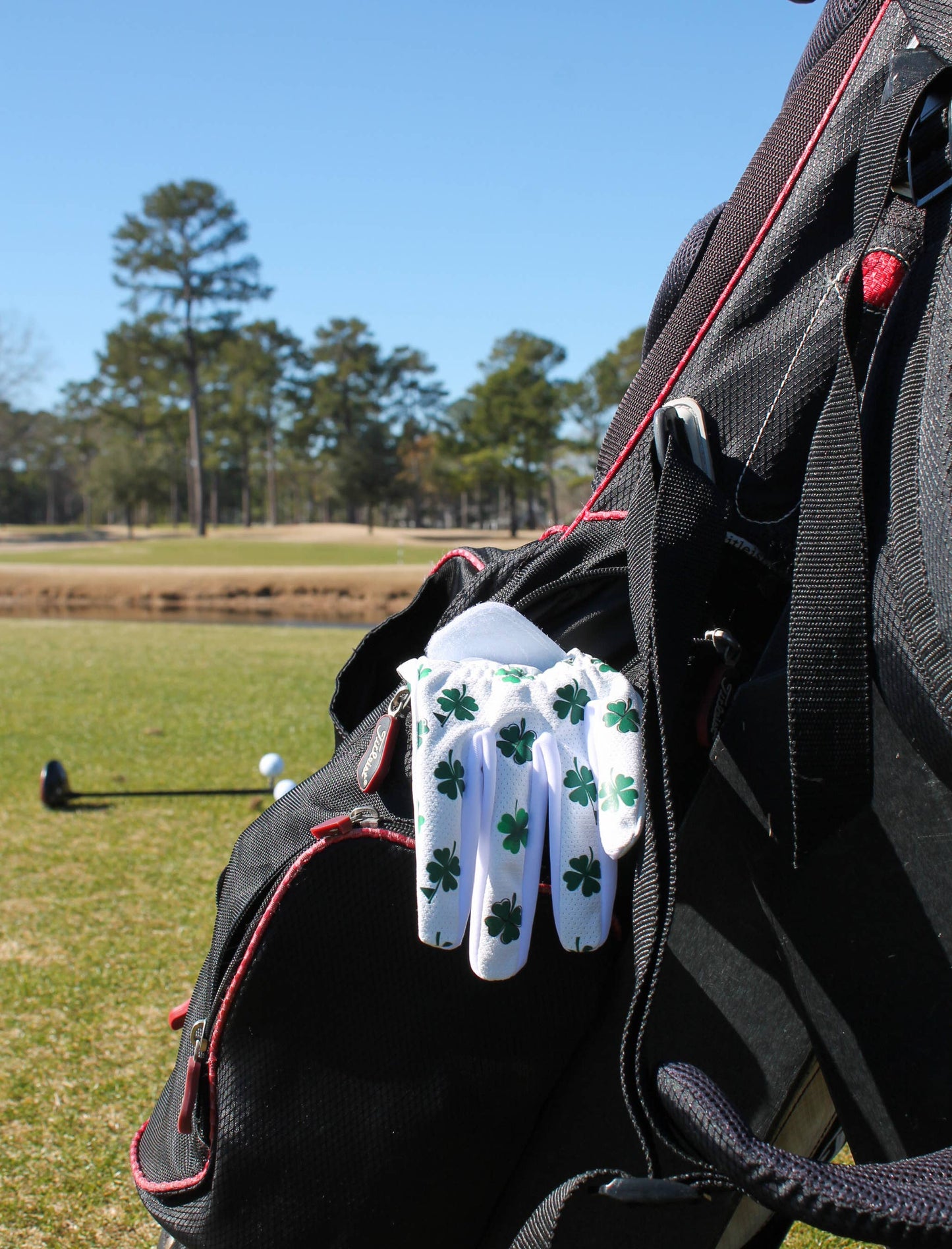 Clover Luck Men's Golf Glove | MULLIGAN HOOLIGAN®